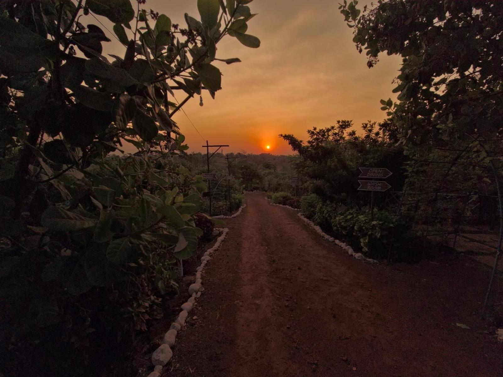 Chalobahills Farmstay Resort Ajra Bagian luar foto
