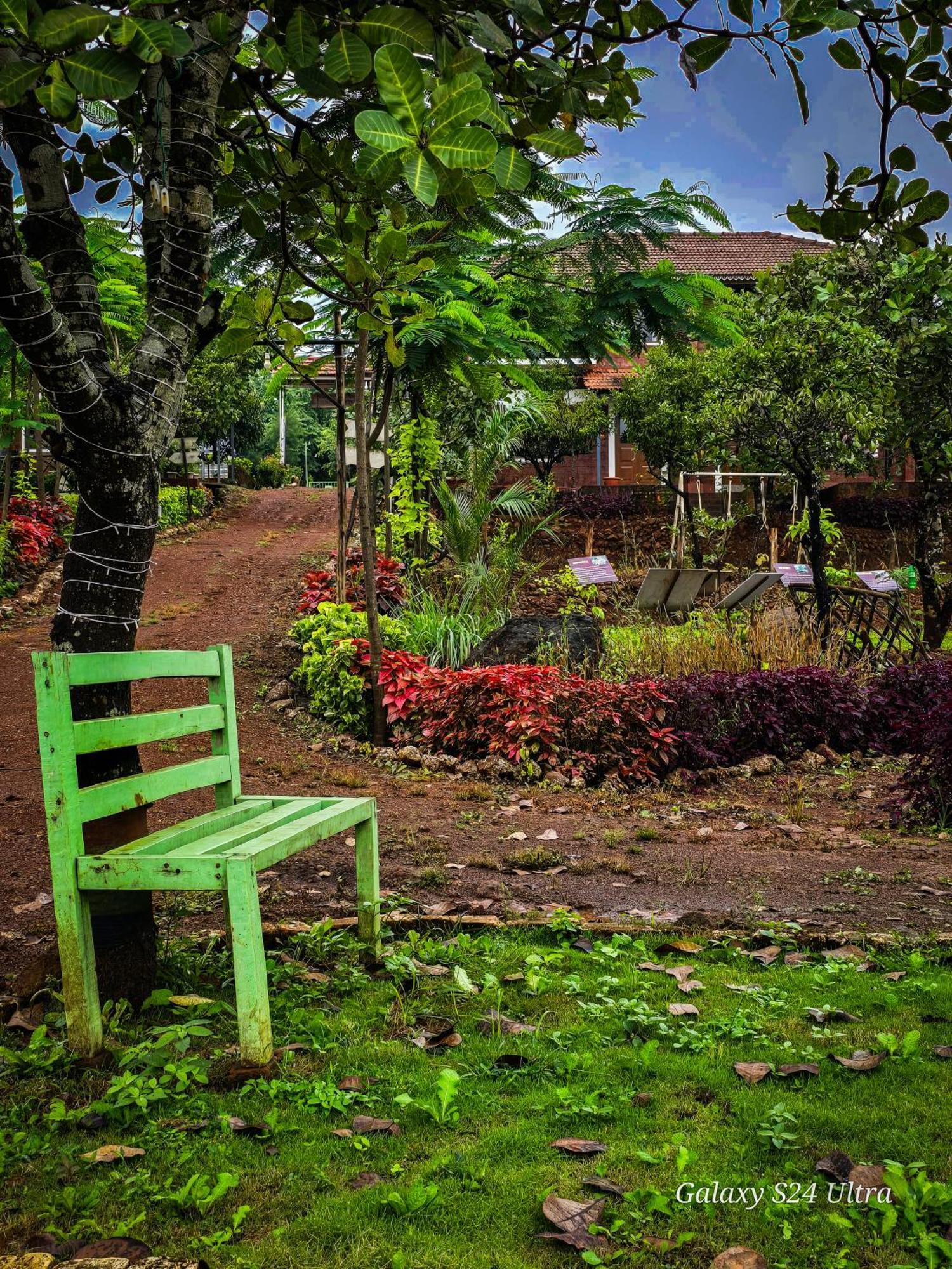 Chalobahills Farmstay Resort Ajra Bagian luar foto