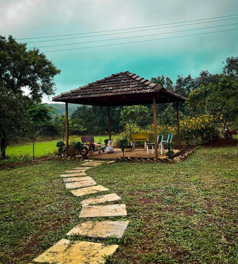 Chalobahills Farmstay Resort Ajra Bagian luar foto